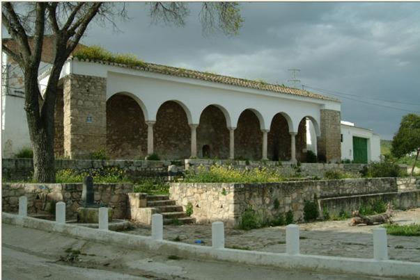 Hostal Los Claveles Baena Esterno foto