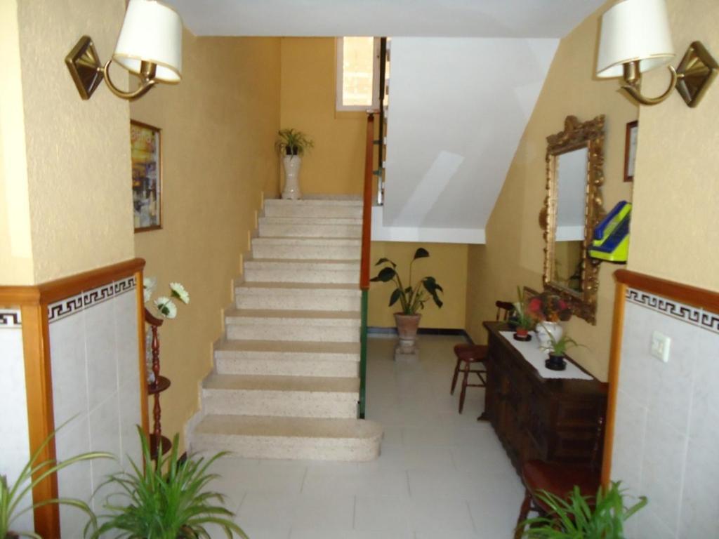 Hostal Los Claveles Baena Esterno foto
